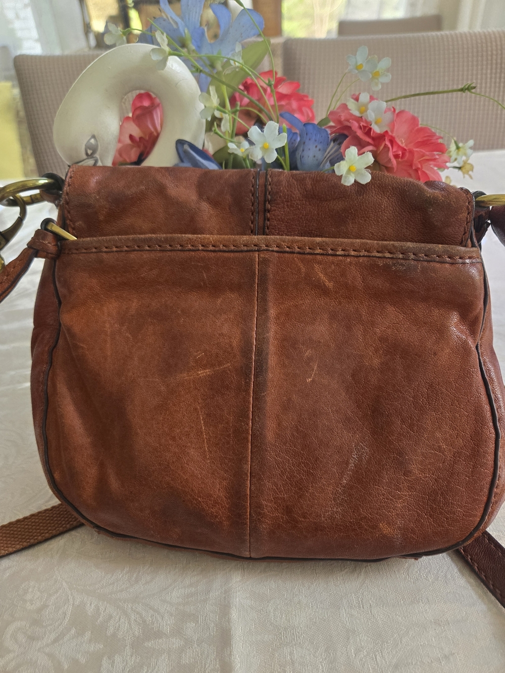 LOW START Fossil Brown Leather Crossbody Bag with Brass Hardware - Picture 2 of 15